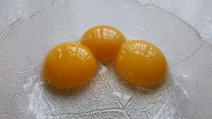 egg-yolks-1194551_1280
