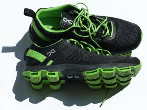 sports-shoes-115149_1280