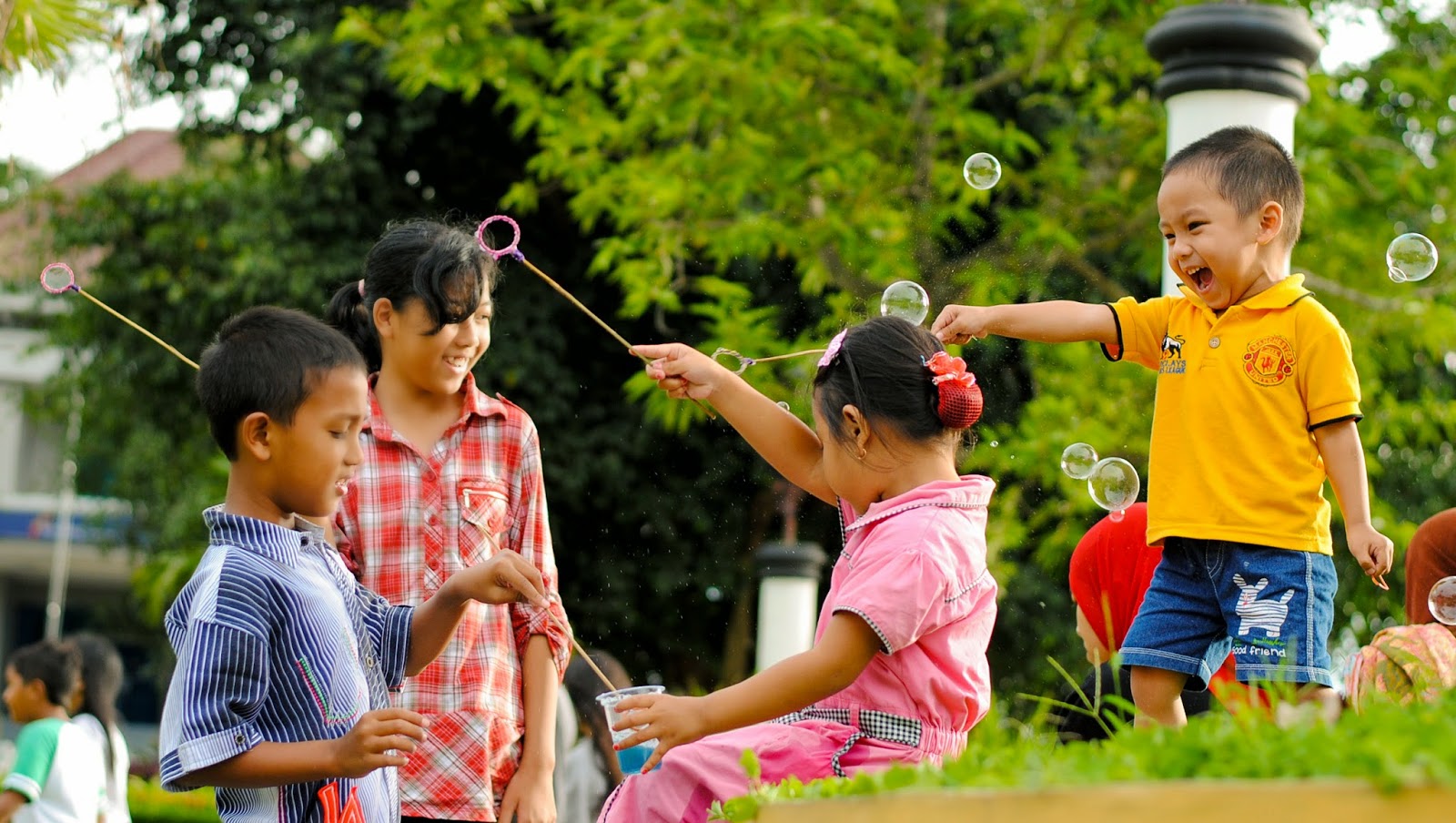  Anak  Bermain  APPLE TREE PRE SCHOOL BSD