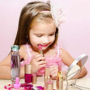 Anak Bermain Makeup