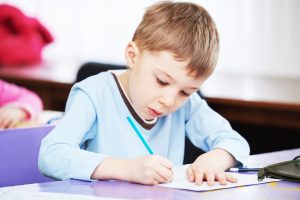 Melatih Keterampilan Menulis Anak