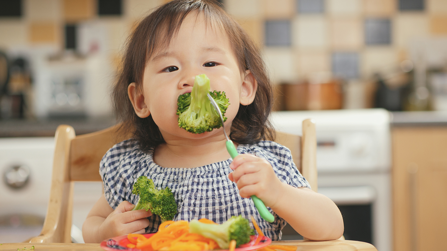 Tips Mengajarkan Pola Makan yang Baik pada Anak