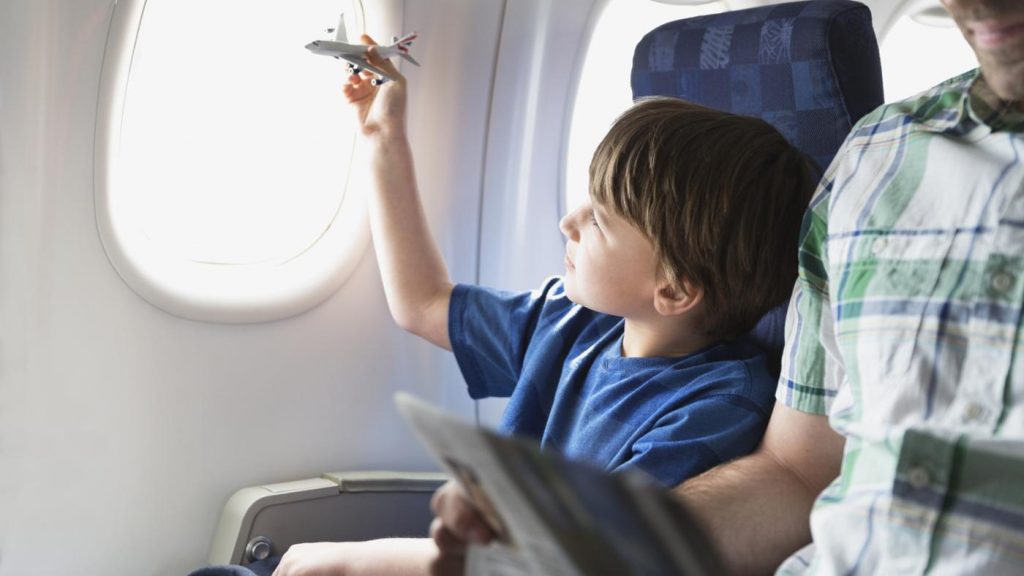 Anak Nyaman di Pesawat