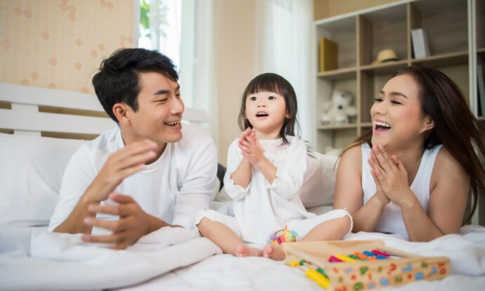 Tips Mindful Parenting untuk Orangtua Milenial