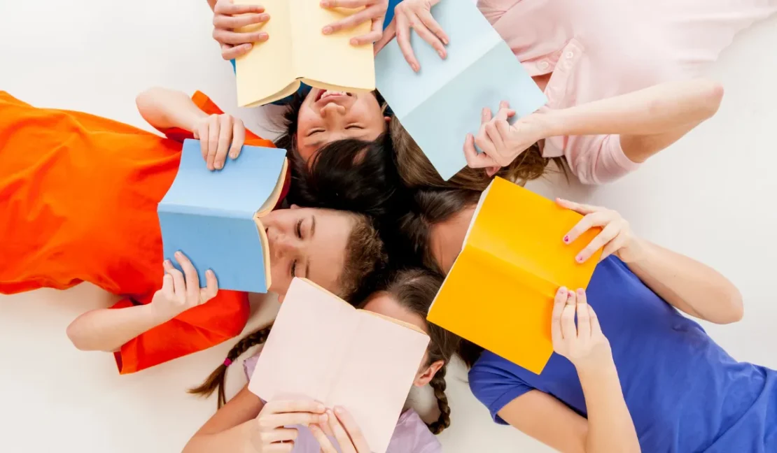 Anak rajin membaca_appleTree