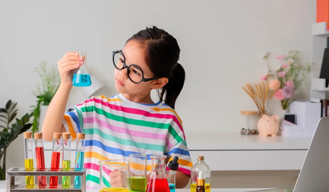 5 Eksperimen Sains Mudah untuk Anak yang Seru dan Mendidik