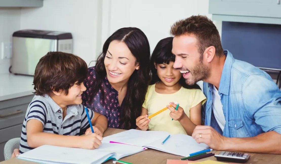 Cara Mengasuh Anak Sesuai Tahap Perkembangannya