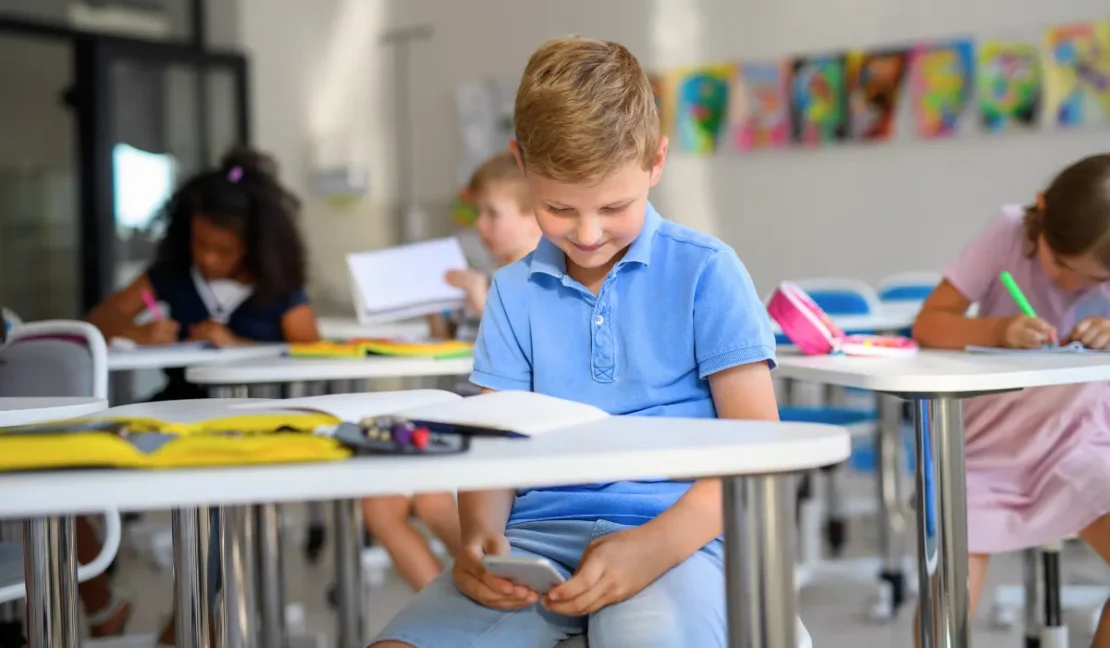 Anak Mudah Terdistraksi? Kenali Penyebab dan Cara Mengatasinya