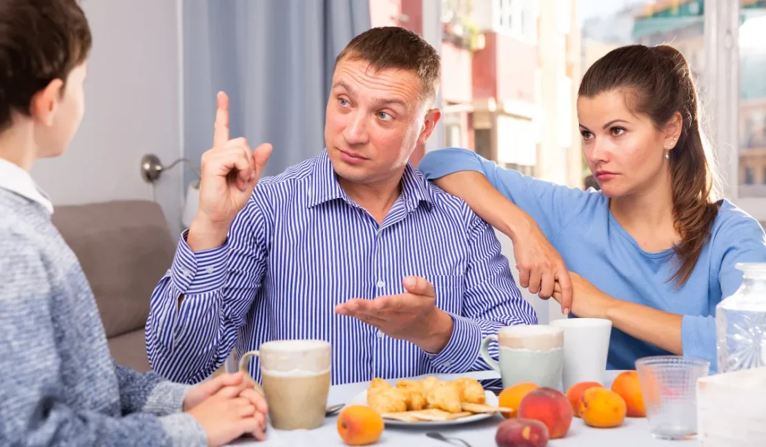 Gaya Asuh Strict Parents, Dampak Positif dan Negatifnya