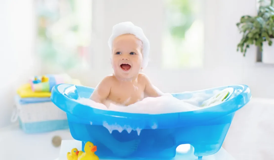 Membuat Waktu Mandi Menyenangkan untuk Anak Susah Mandi