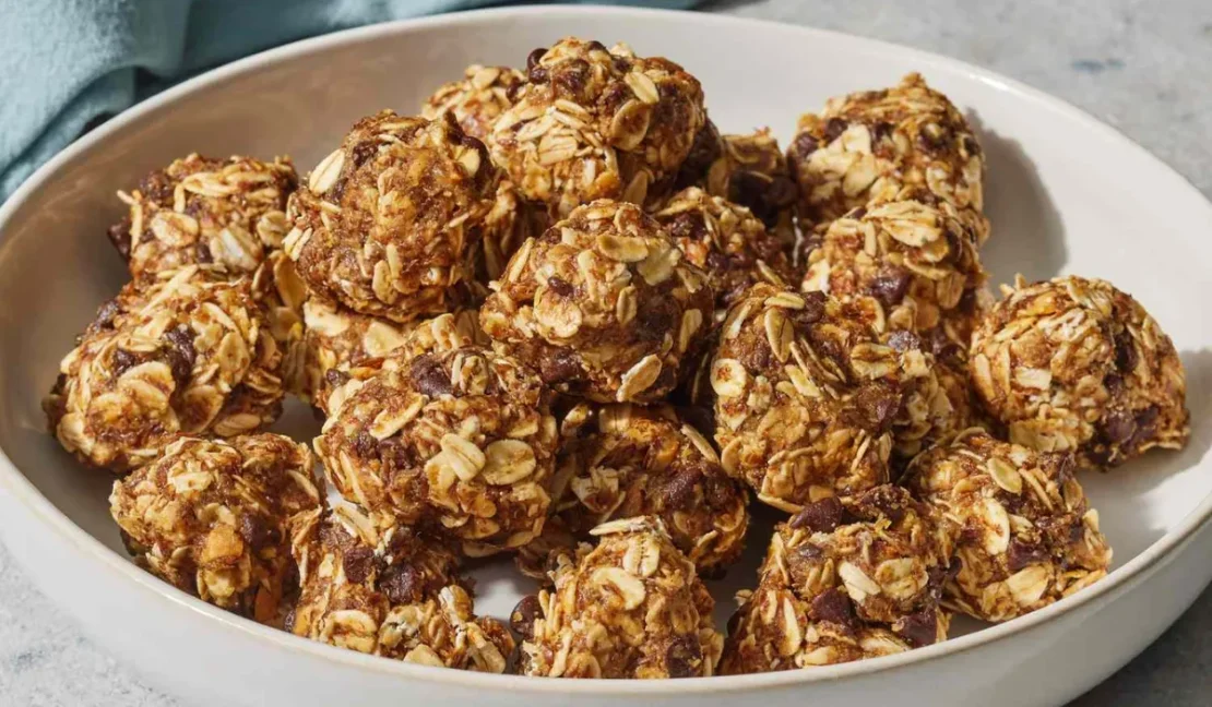 Homemade Energy Balls with Dates and Nuts_www.appletreebsd.com