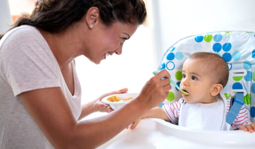 Cara Mengenalkan Rasa Manis, Asin, Asam pada Anak