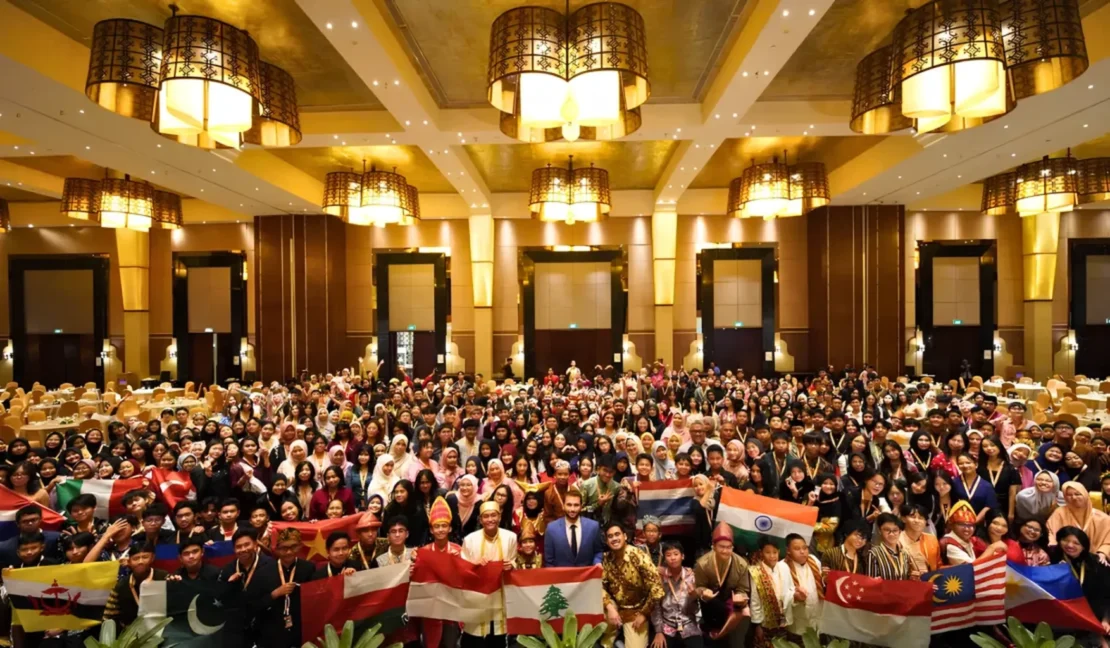 Globy-id_www.educenter.id_-1110x648_www.appletreebsd.com