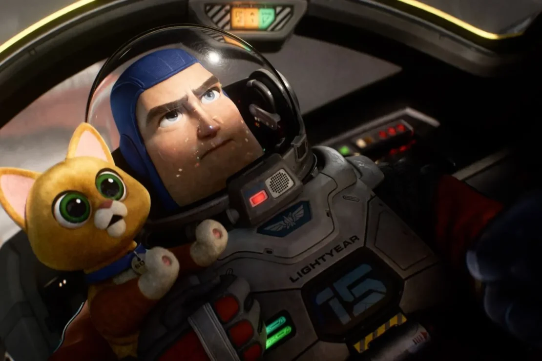 8-buzz-lightyear-woody-petualangan-mainan-anak_www.appletreebsd.com